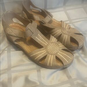 Comfortable Women's T-Strap Sandals in Beige